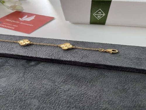 اسوارة فان كليف وردة ميني