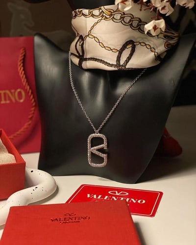 سلسال فالنتينو طويل