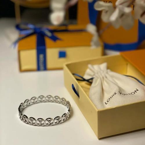 اسوارة لويس فيتون