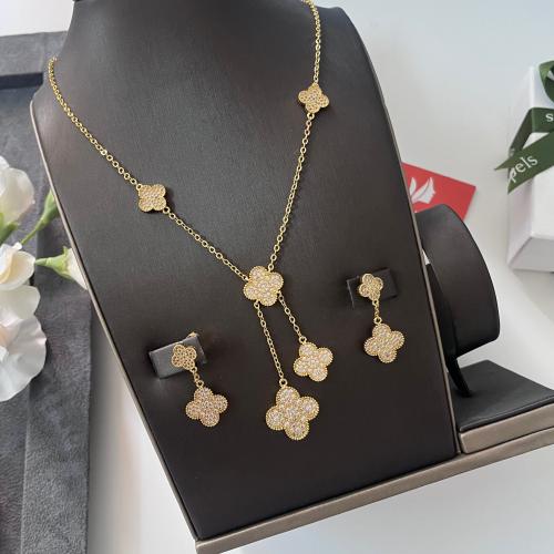 سلسال وحلق فان كليف زركون ذهبي