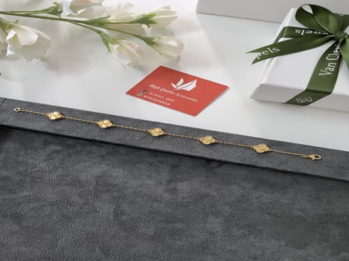 اسوارة فان كليف وردة ميني