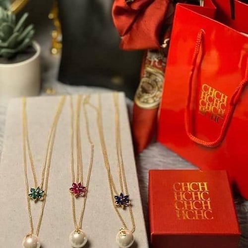 سلسال CH ذهبي