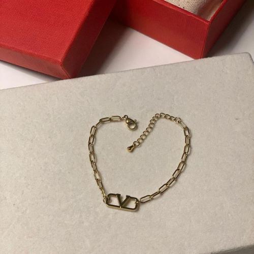 اسوارة فالنتينو ذهبي