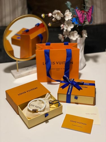 اسوارة لويس فيتون جلد مقاس ١٦ سم