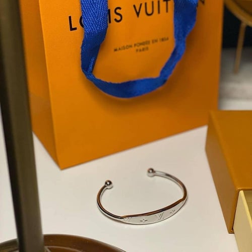 اسوارة لويس فيتون