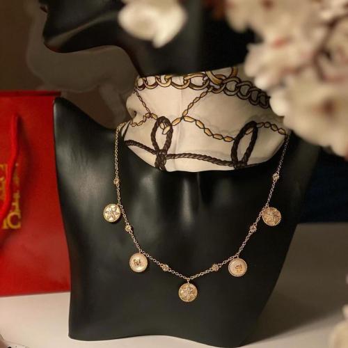 سلسال CH ذهبي