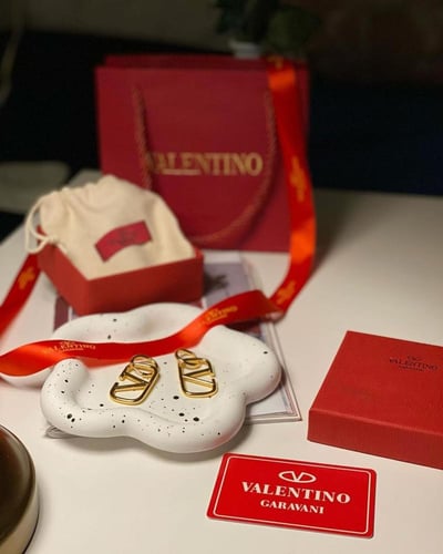 حلق فالنتينو ذهبي