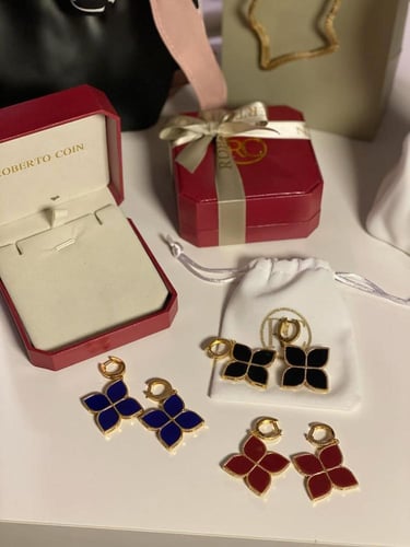 حلق روبيرتو كوين ذهبي