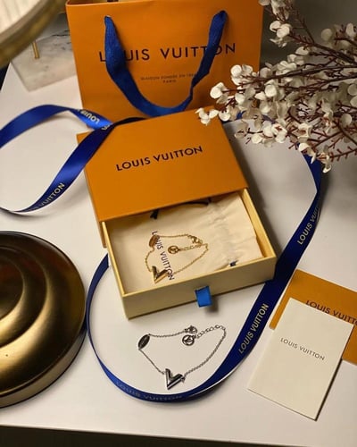 اسوارة لويس فيتون