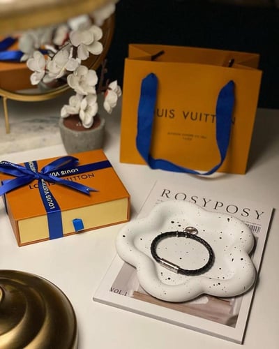 اسوارة لويس فيتون