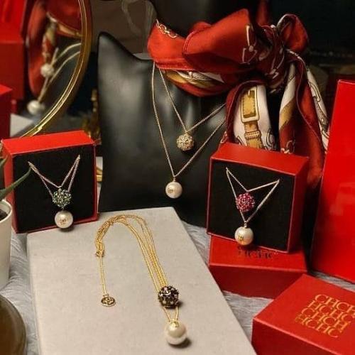 سلسال CH ذهبي