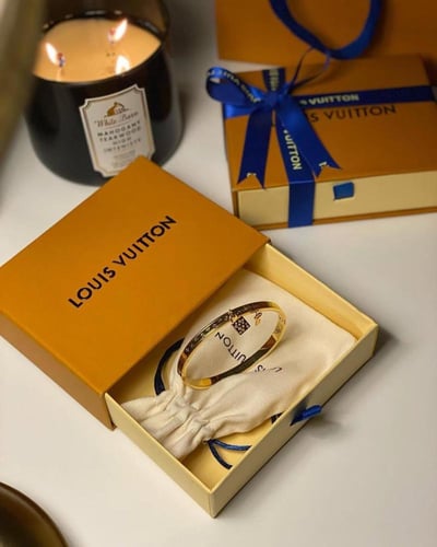 اسوارة لويس فيتون مقاس وسط 17 سم