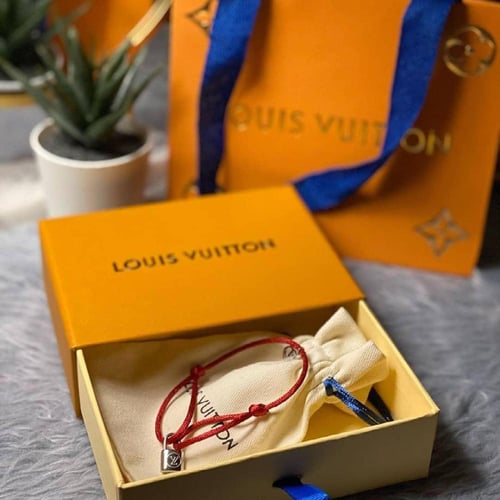 اسوارة لويس فيتون فضي