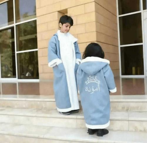 فروة أطفال شتوية مع تطريز الاسم