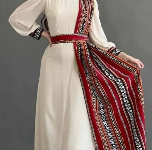 جلابية يوم التأسيس بتصميم تراثي فاخر