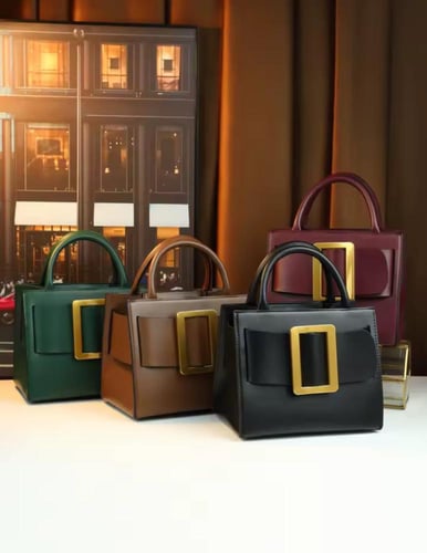 حقيبة يد مربعة صغيرة بتصميم راقٍ