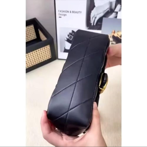 حقيبة نسائية صغيرة فاخرة