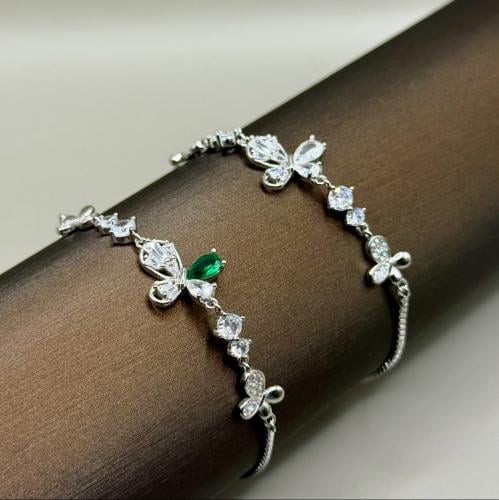 سوار فضة عيار 925 مطلي روديوم بتصميم فراشات وزركون...