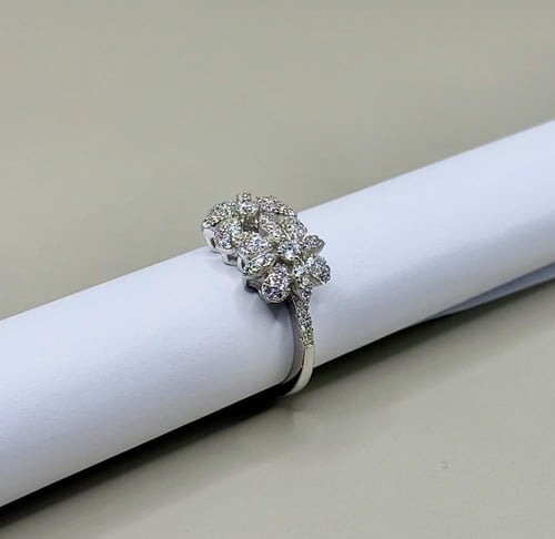 خاتم الوردتين تصميم الماس فضه ٩٢٥