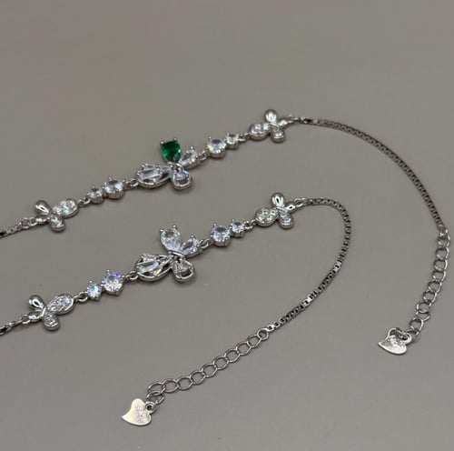 سوار فضة عيار 925 مطلي روديوم بتصميم فراشات وزركون...