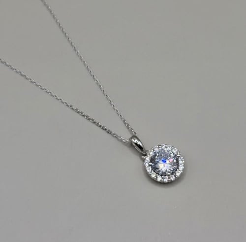 سلسال بتصميم دائري مطعم زركون