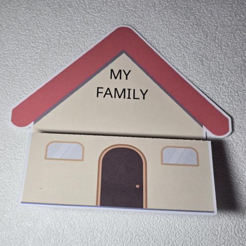 مطويه انجليزي my family