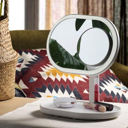 اضاءة مع شاحن لاسلكي ومكبر صوت من موماكس