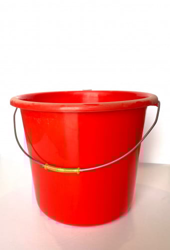 سطل متعدد الاستخدام