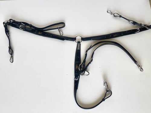 صدرية تحمل ستيتوس