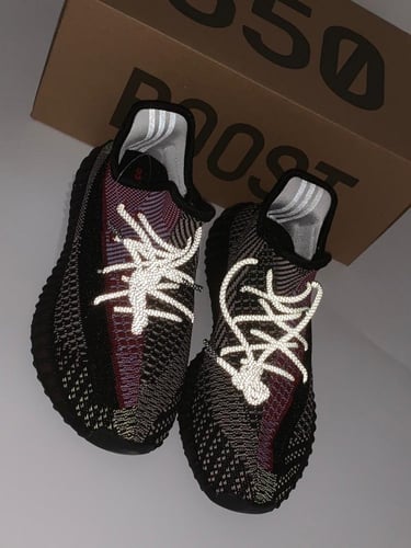 شوز ايزي هاي كواليتي بالونين الأحمر و الاسود