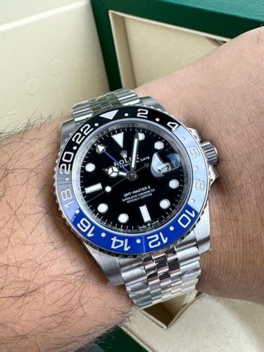 رولكس باتمان أعلى مصعنية