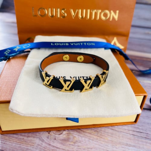 سوارة لويس فيتون