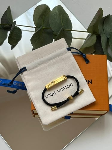 اسورة Louis Vuitton