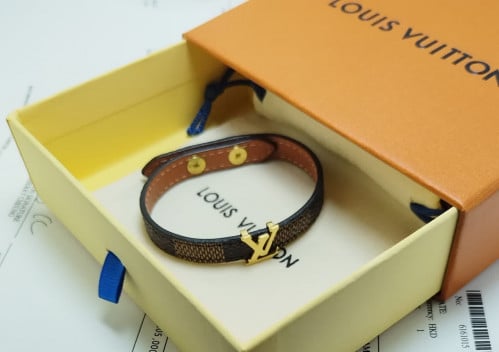 اسوارة لويس فيتون