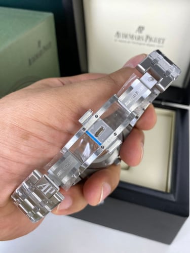 اوديمار بياجيه رويال اوك بربتشوال كالندر