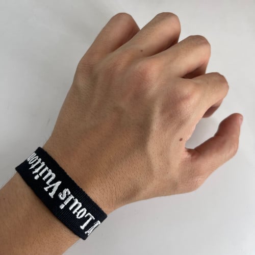 سوارة لويس فيتون