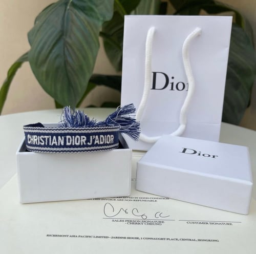 اسوارة كريستان ديور