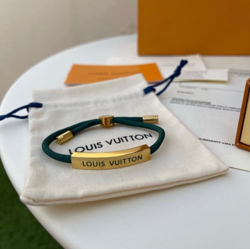 سوارة لويس فيتون