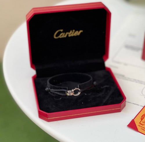 سوارة كارتير خيط لوف
