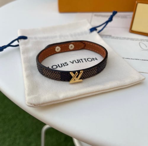 اسوارة لويس فيتون