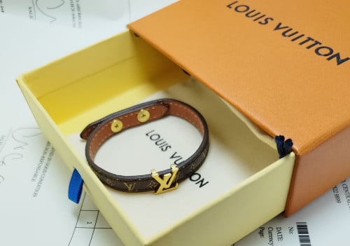 اسوارة لويس فيتون