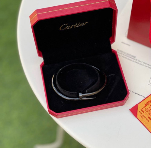 سوارة كارتير مسمار اسود