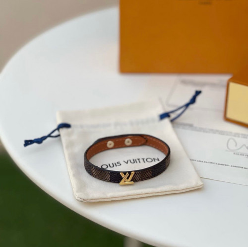 اسوارة لويس فيتون