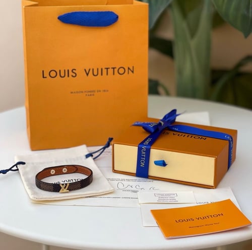 اسوارة لويس فيتون