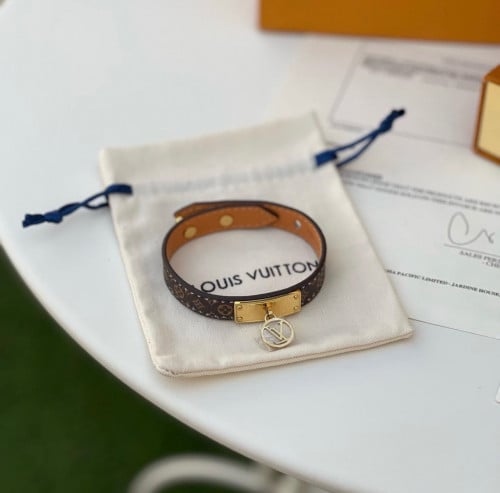 اسوارة لويس فيتون