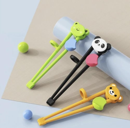 عيدان اكل شخصيات كرتونية