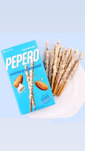 أصابع بسكويت لوتي بيبيرو - لوز ثلجي