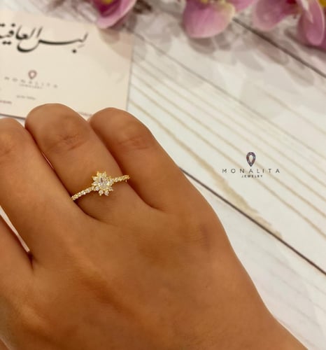 خاتم أنيق اللون ذهبي (R94) .