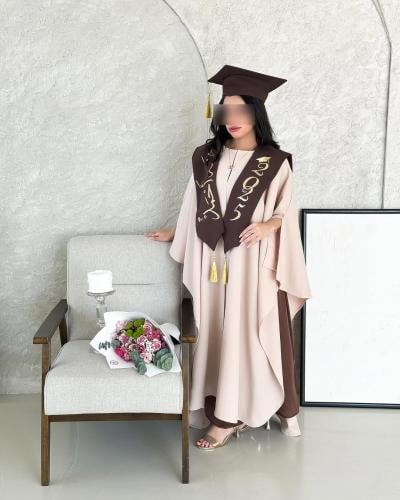 عباية تخرج موديل البشت تطريز الاسم والسنه حسب الطل...