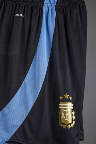 طقم الارجنتين الأساسي 2024 2025